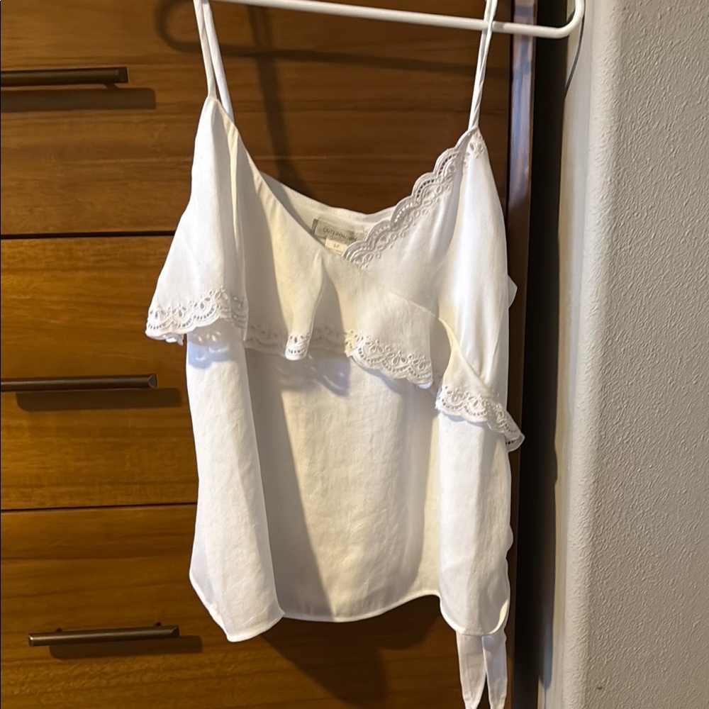 Outerknown Elegant White Lace Trim Women's Top